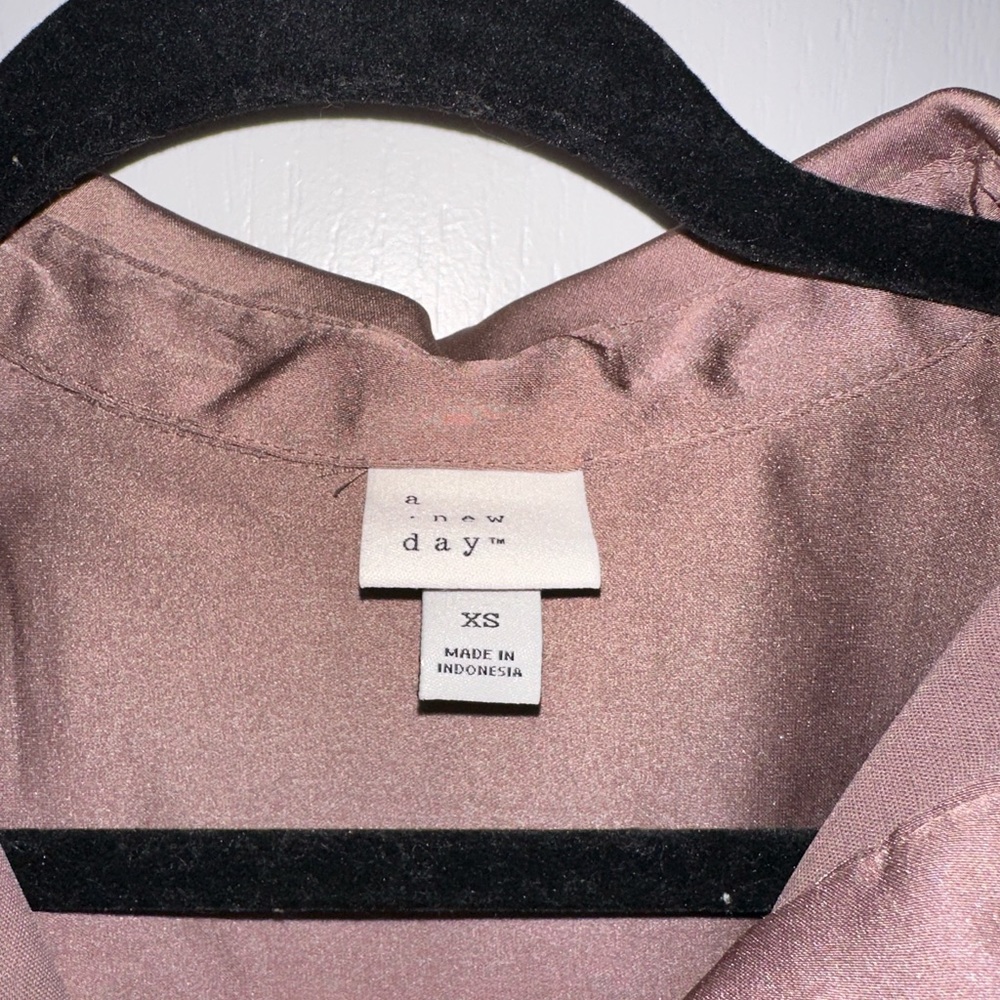 Target button down top - Picture 2 of 2